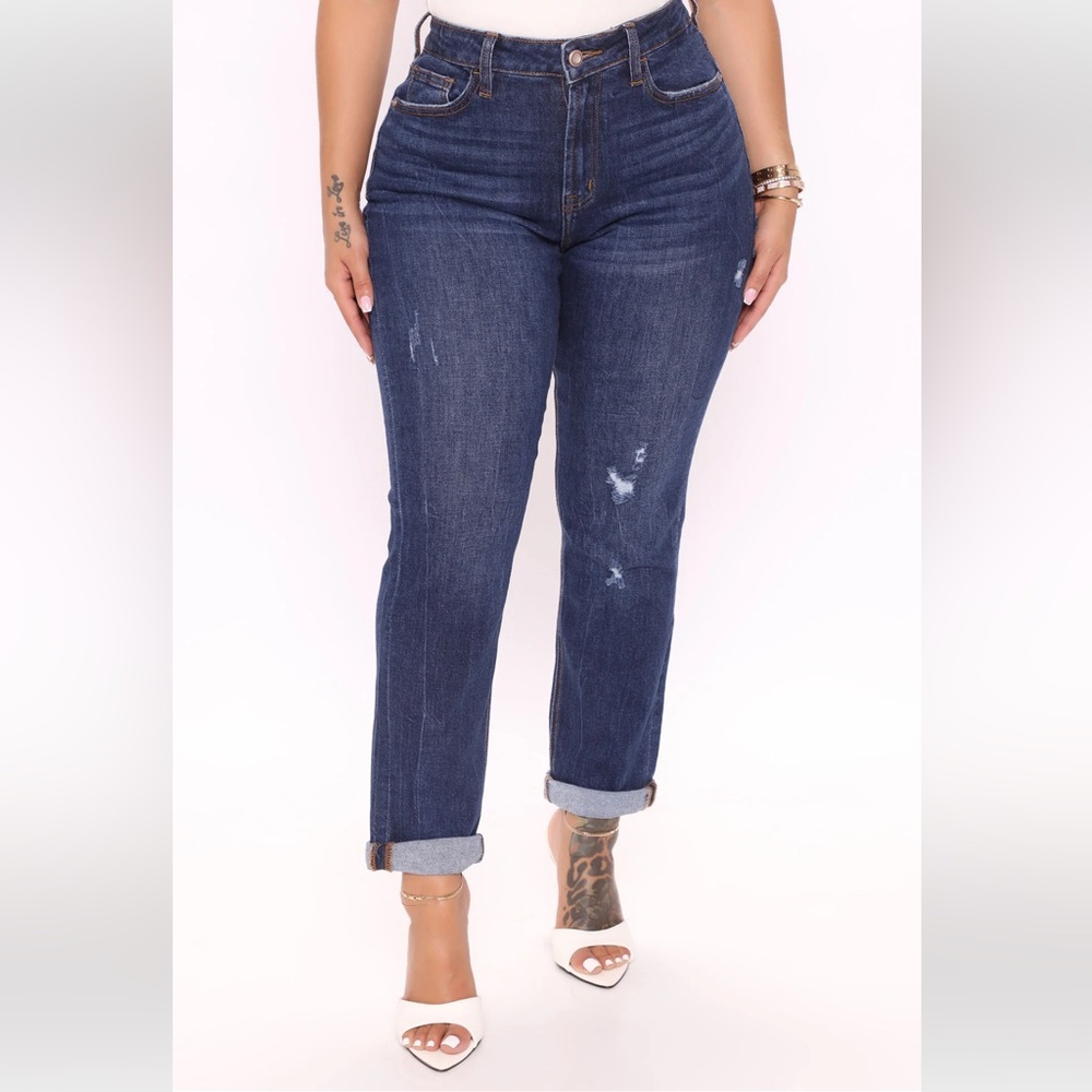 Fashion Nova It’s Official Stretch Mom Jeans (Medium Wash), size 16